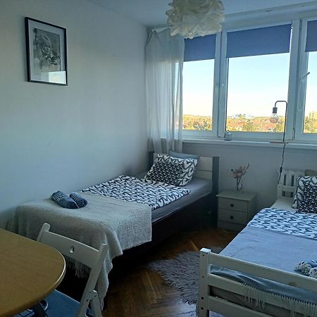 Lemuria Pokoje Wlk Niedzwiedzicy Hostel Legnica Luaran gambar