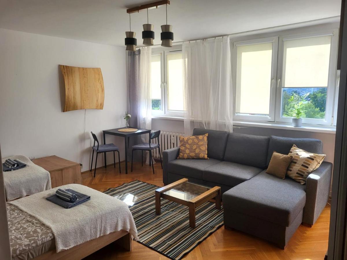 Lemuria Pokoje Wlk Niedzwiedzicy Hostel Legnica Luaran gambar