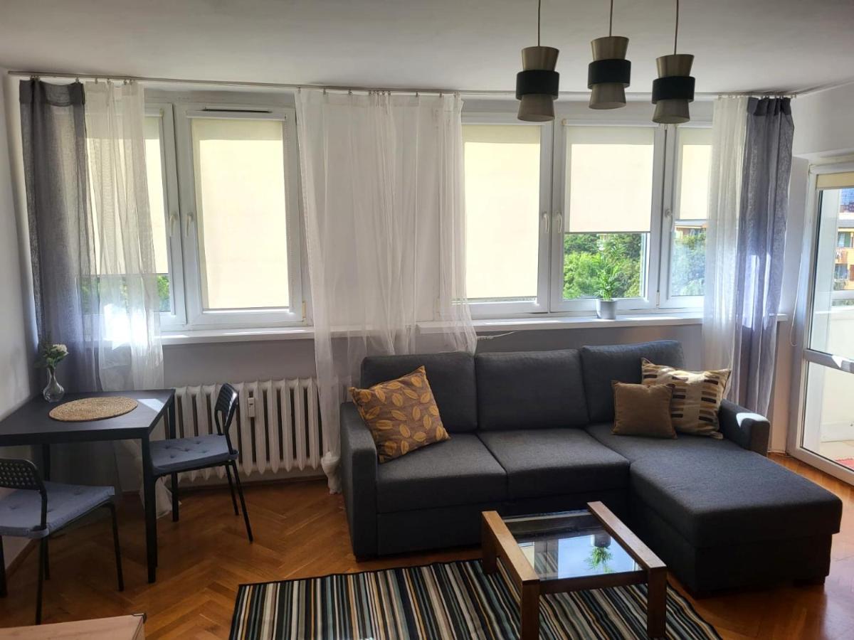Lemuria Pokoje Wlk Niedzwiedzicy Hostel Legnica Luaran gambar
