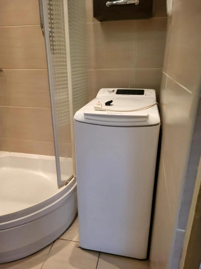Lemuria Pokoje Wlk Niedzwiedzicy Hostel Legnica Luaran gambar