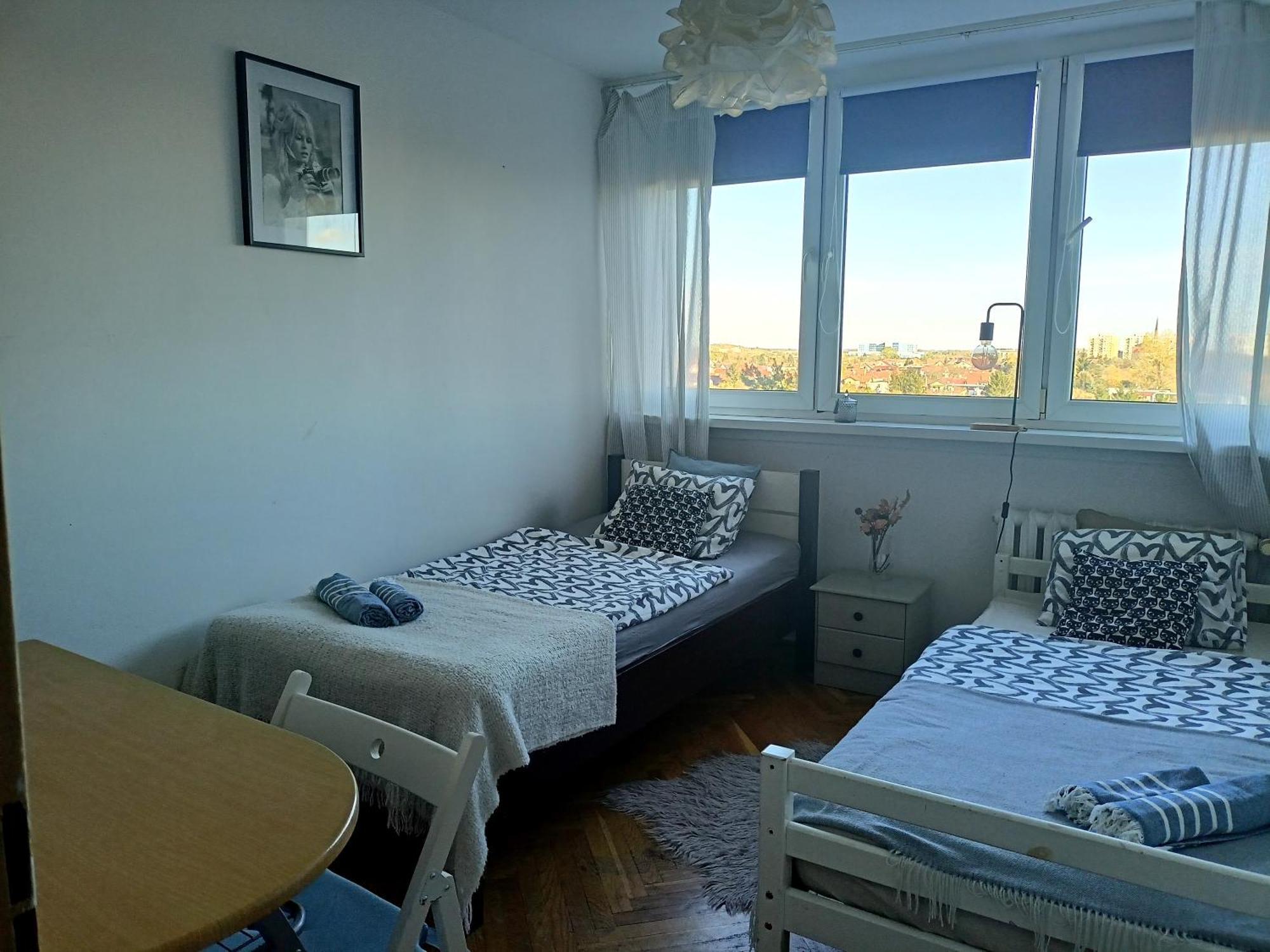 Lemuria Pokoje Wlk Niedzwiedzicy Hostel Legnica Luaran gambar
